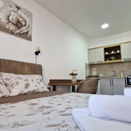 Nataly M2 Appartamento Veliko Gradište